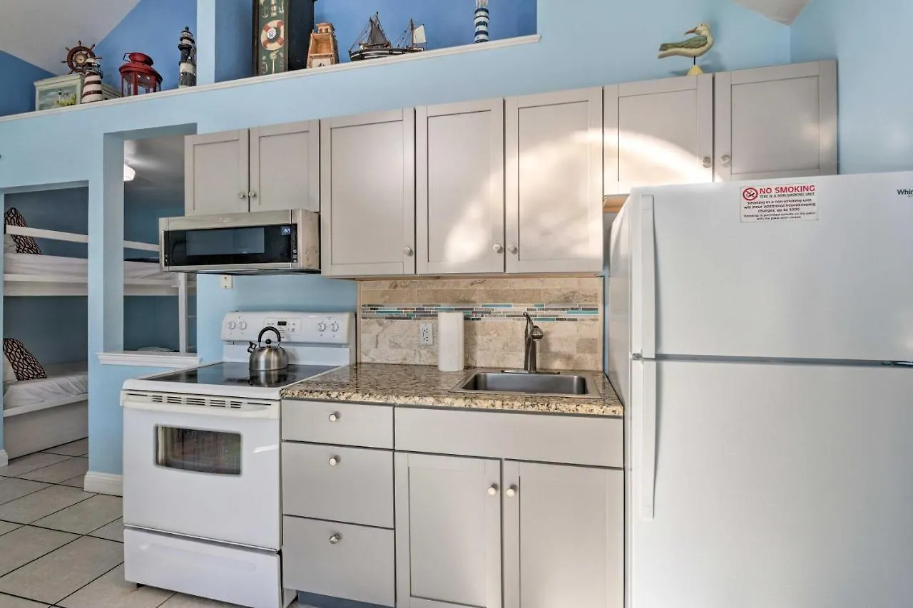 Charming Destin Cottage Walk To Beach And Dining! Holiday home