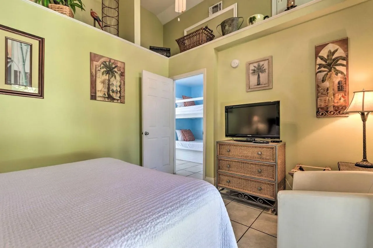 Charming Destin Cottage Walk To Beach And Dining! United States