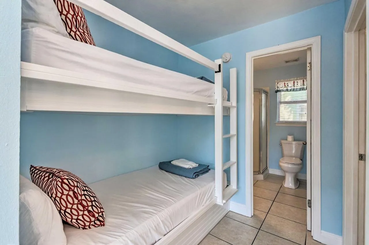 Charming Destin Cottage Walk To Beach And Dining! 0*,  United States