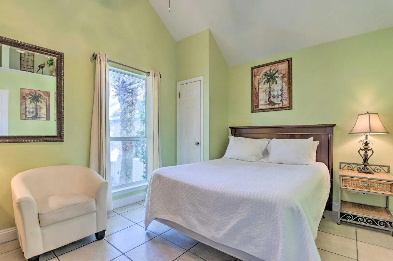 Charming Destin Cottage Walk To Beach And Dining!