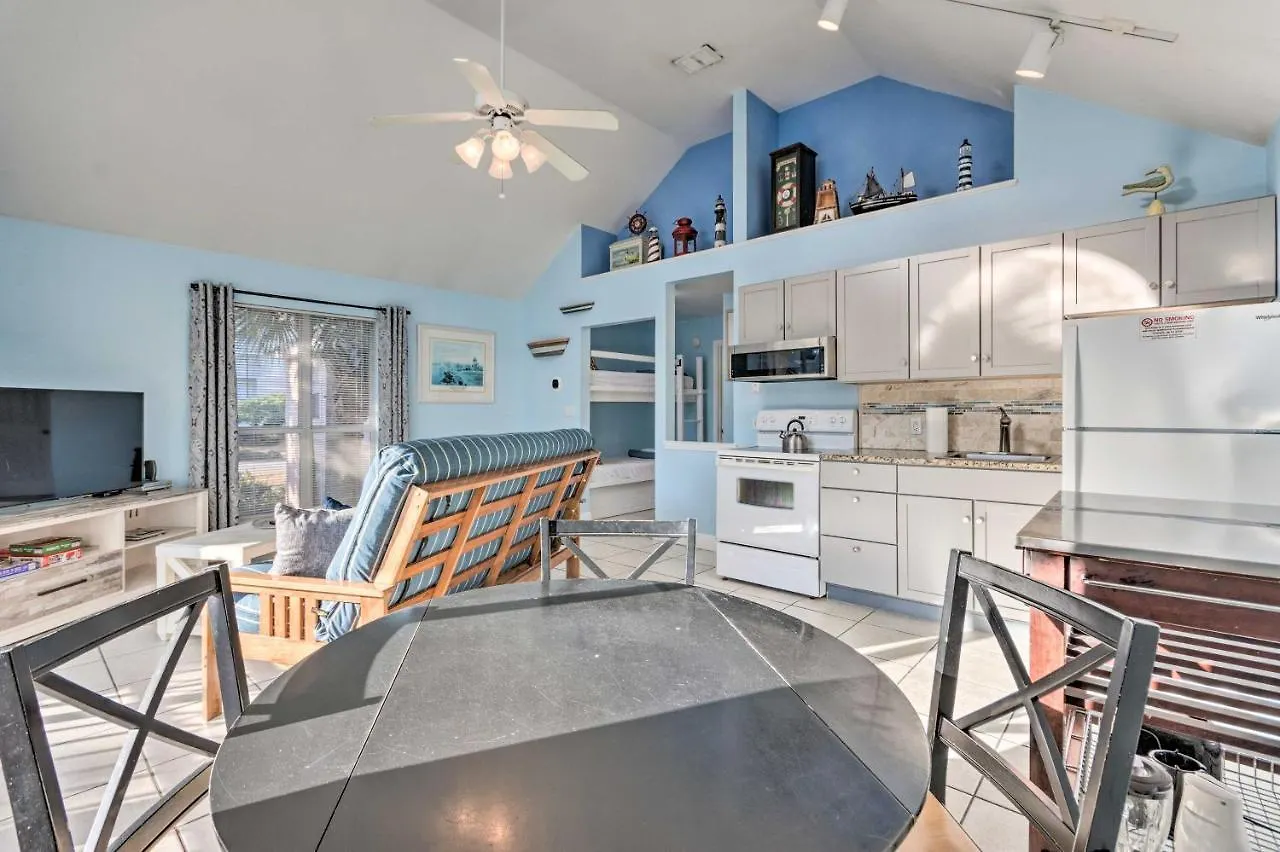 Charming Destin Cottage Walk To Beach And Dining! 0*,