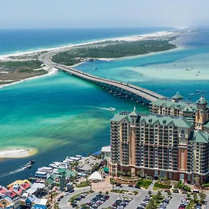 Emerald Grande Destin